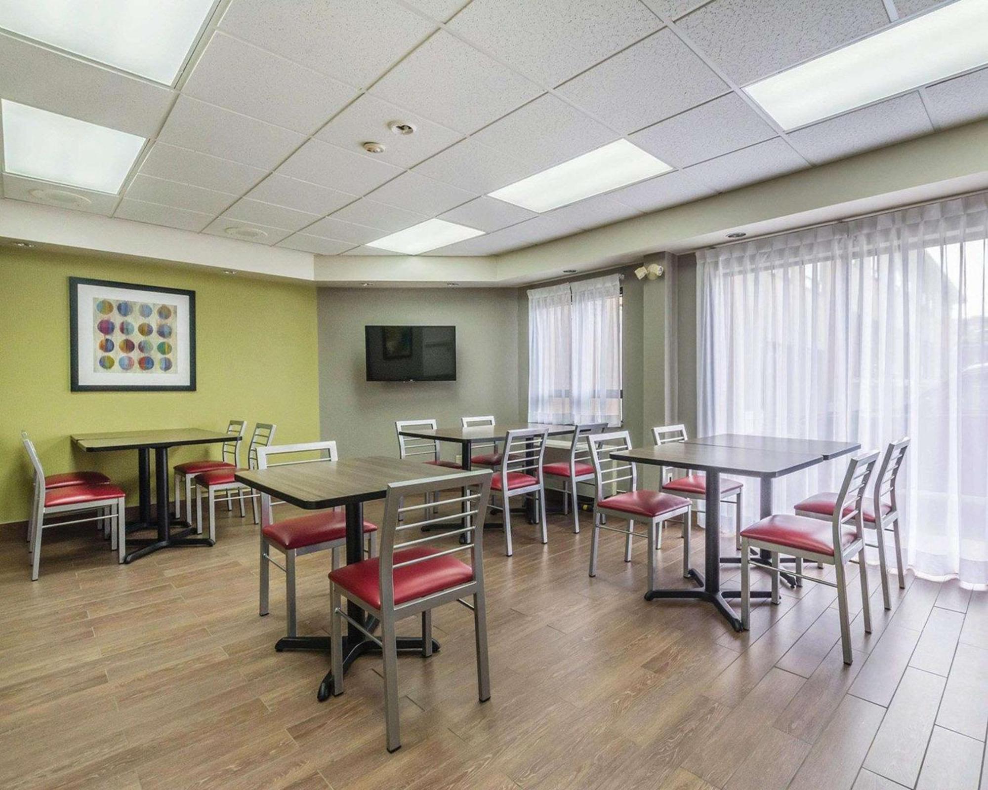 Comfort Inn Thetford Mines Buitenkant foto